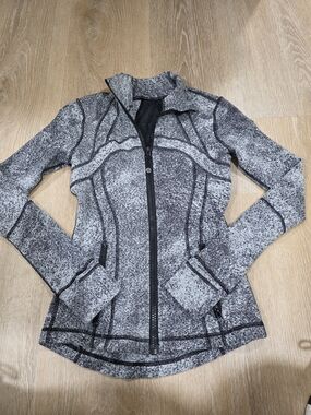 Lululemon Define Jacket, SIZE 4